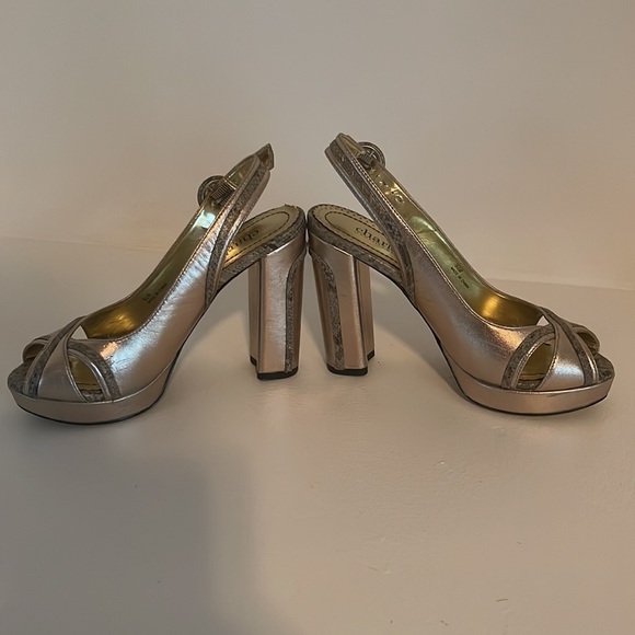 Charles David - Gold Block Heel - Size 5.5 B - Picture 2 of 4
